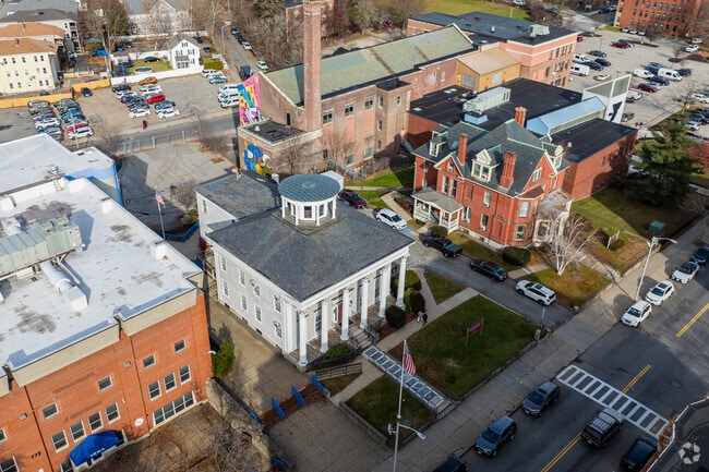 Welcome to Jacob Hiatt Magnet School located in Main Middle, Worcester, Massachusetts.