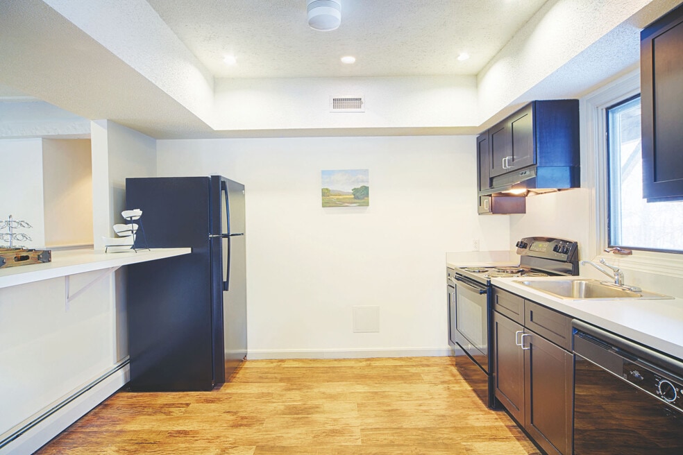 Wexford Village, Worcester, MA 01604 - photo 1