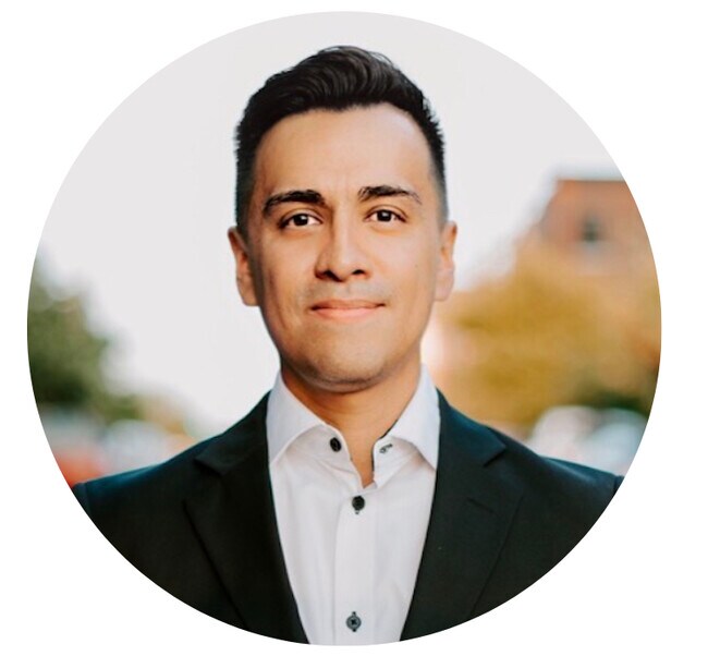 Agent Photo