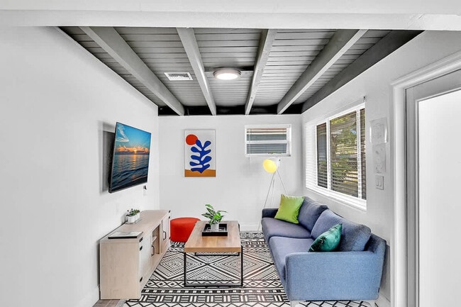 1568 NE 35th St unit ID1372329P, Oakland Park, FL 33334 - photo 2