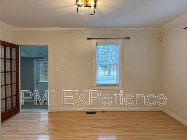 8203 Comet Dr, Fort Washington, MD 20744 - photo 3