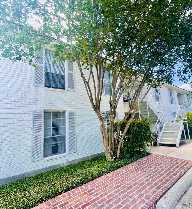7324 Menlo Dr, Baton Rouge, LA 70808