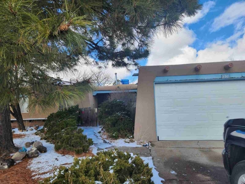 2318 Calle Pacifico, Santa Fe, NM 87505 - photo 1