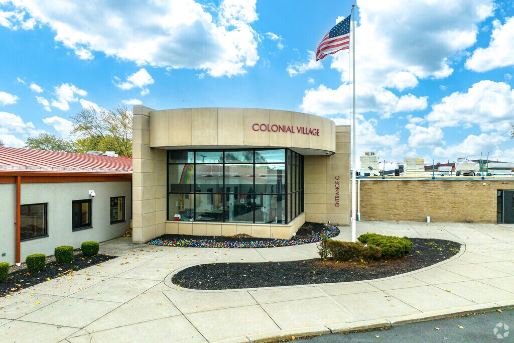 Colonial Village is a great school in Niagara Falls.