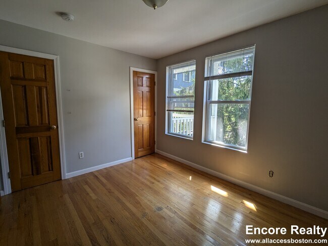 344 Putnam Ave unit 3, Cambridge, MA 02139 - photo 5