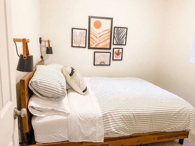 5506 NE Hoyt St unit B, Portland, OR 97213 - photo 4