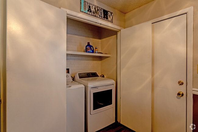 Lake Forest Apartments, Brandon, MS 39042 - photo 5