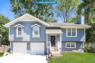 2128 NE Cookson St, Lee's Summit, MO 64086