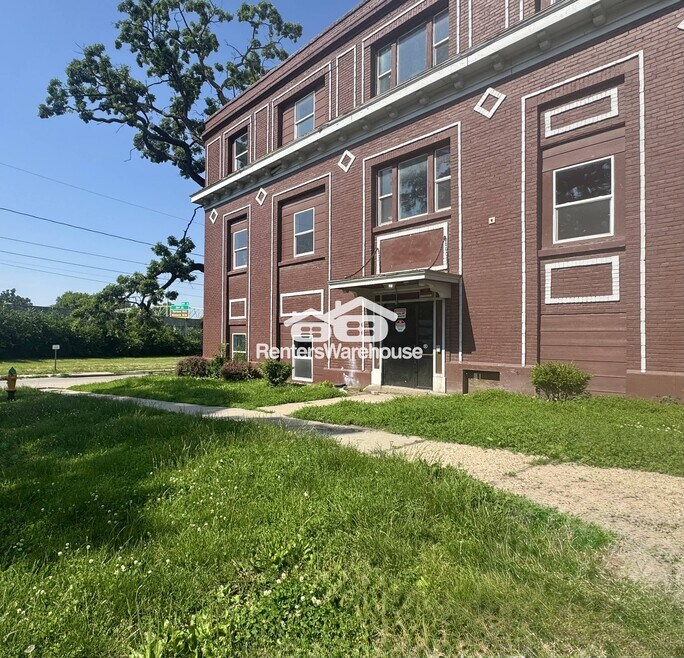 1000 24th St, Des Moines, IA 50311 - photo 1
