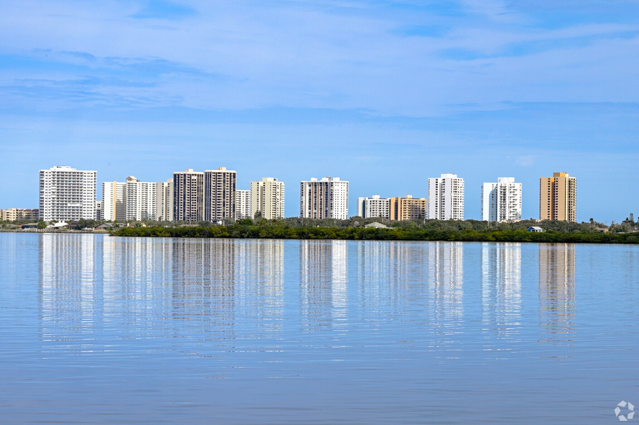 Sit back, relax and take in the stunning skyline views in Country Club Harbor.