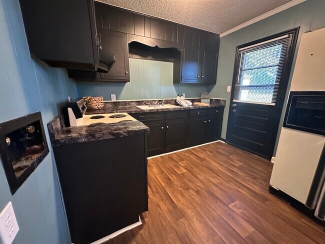 106 Robbins Ave unit 106A, Jamestown, NC 27282 - photo 3