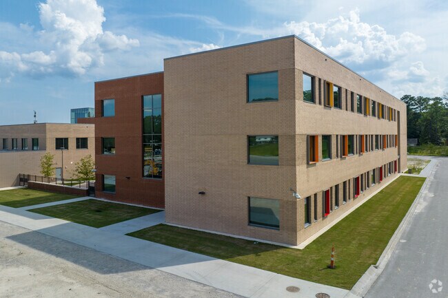 E. L. Wright Middle School is a public school in Columbia.