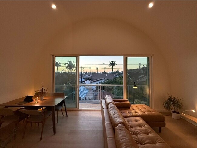 445 N Townsend Ave unit 2nd Floor, Los Angeles, CA 90063 - photo 4