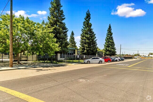 Keyes Elementary School in Keyes Ca sits on several acres.