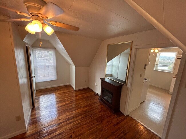 3916 Coleman St unit 3916 COLEMAN ST 3, Pittsburgh, PA 15207 - photo 3