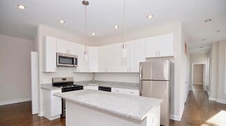 1447 W 17th St, Chicago, IL 60608