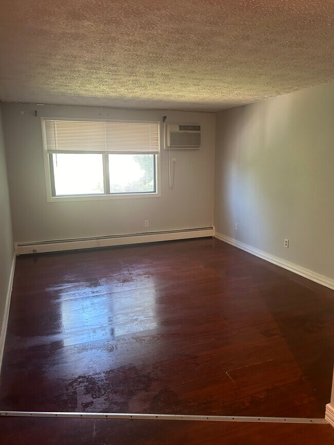 545 Calef Rd unit 28, Manchester, NH 03103 - photo 4