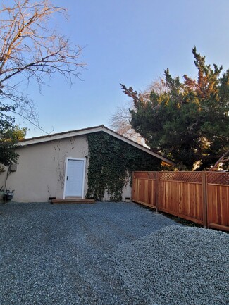 1726 Crescent Dr, Walnut Creek, CA 94598
