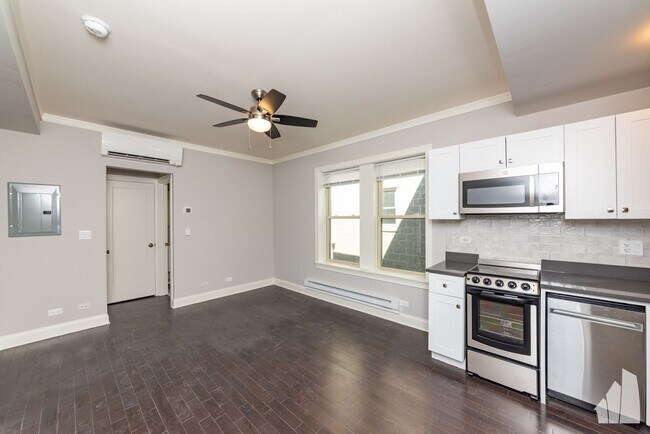 632 W Wrightwood Ave unit 103,, Chicago, IL 60614 - photo 3