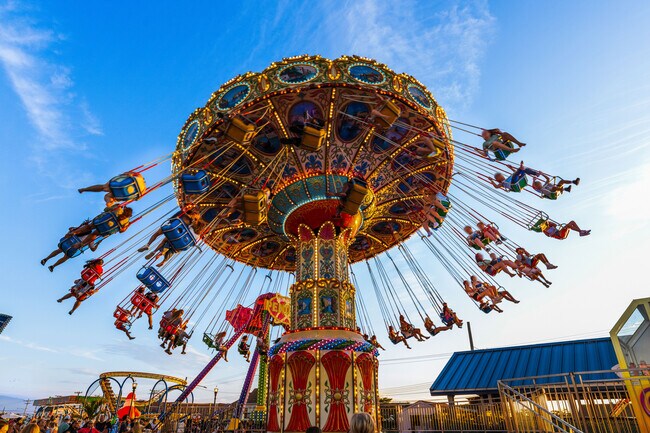 Spend quality time with kids and grandkids – beach days, boardwalk nights, and endless family fun just 4 miles from home.