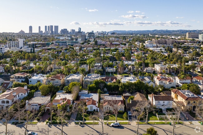 Los Angeles city dwellers love to live near Beverly Grove.