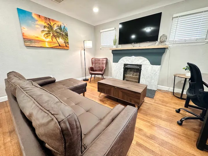 2705 Memphis Ave unit 2705 Memphis Ave Uni, El Paso, TX 79930 - photo 1