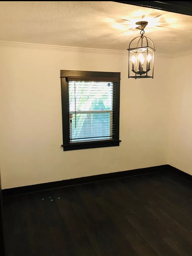 915 N Chester Ave, Inglewood, CA 90302 - photo 4