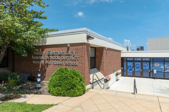 Henry Elementary has a 16 to 1 student to teacher ratio.