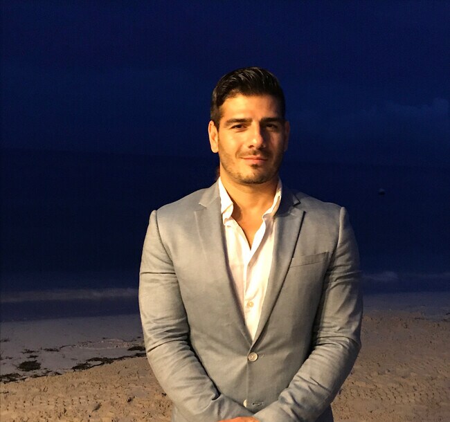Agent Photo