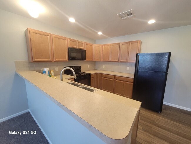 Cottonwood Crossing, Newton, KS 67114 - photo 5