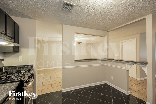 5225 Martins Crossing Rd, Stone Mountain, GA 30088 - photo 6