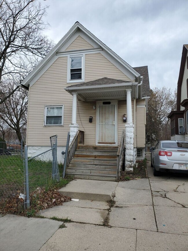 330 W Concordia Ave Unit 330A - Upper, Milwaukee, WI 53212