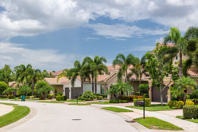 Riverstone homes are built in a traditional Florida suburban layout with attractive landscaping.