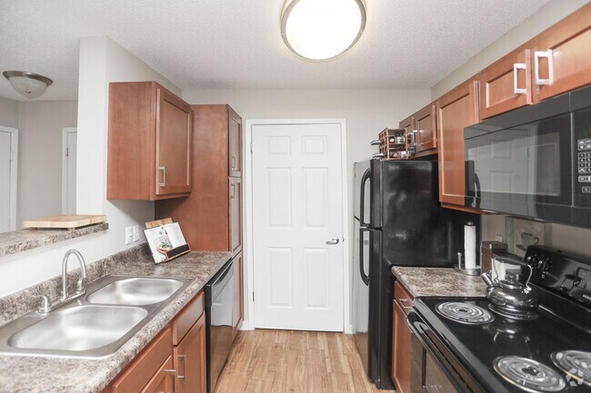 Trails at Lakeside, Indianapolis, IN 46220 - photo 3