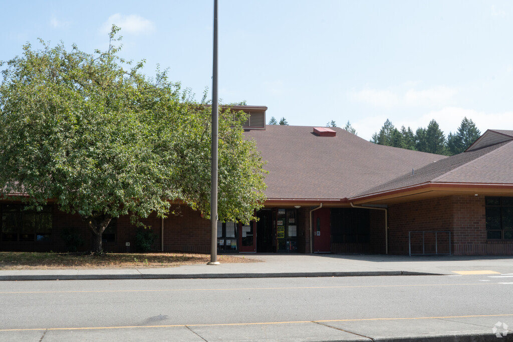 Lake View Elementary School provides education in the neighborhood of 
King County
