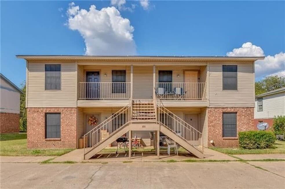 616 Race St unit D, Crowley, TX 76036 - photo 1