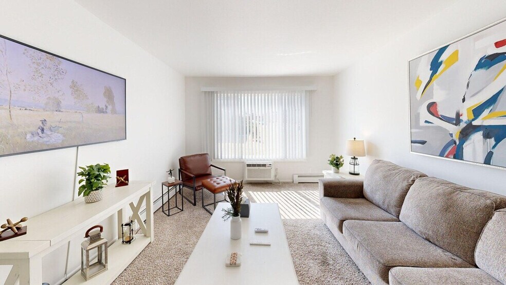 517 E Division St unit ID1253109P, Fond Du Lac, WI 54935 - photo 1