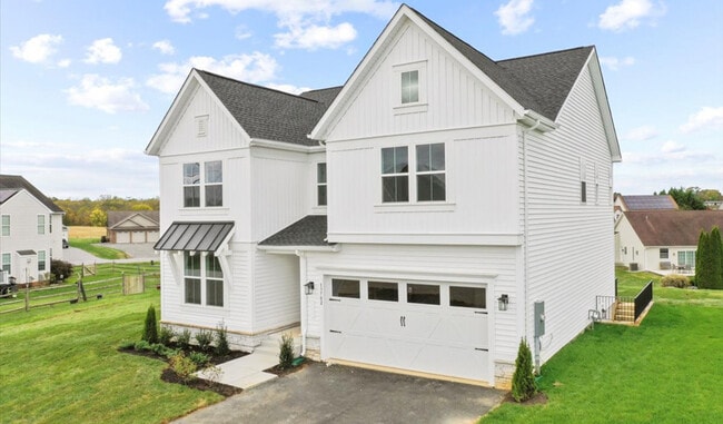 13702 Pulaski Dr, Hagerstown, MD 21742 - photo 2