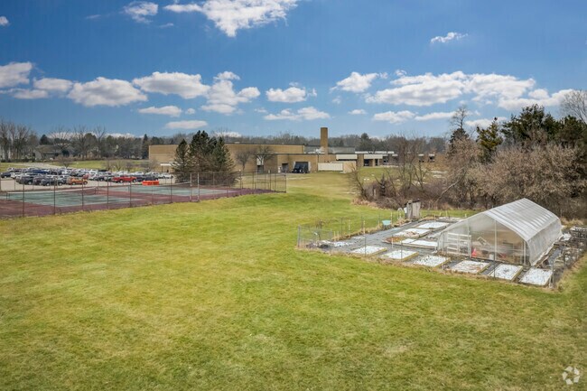 Kinawa School, Campus Overview-1