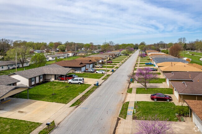 The southern edge of the Mark Twain neighborhood is populated with many duplexes.