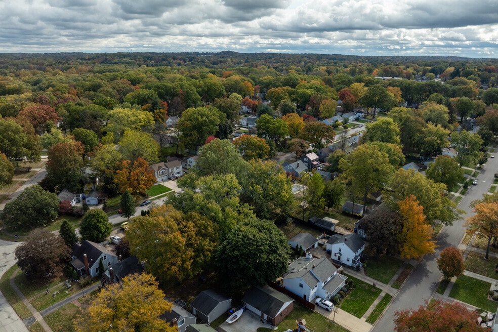 RiverEstates_566223_AL_103025_FINAL