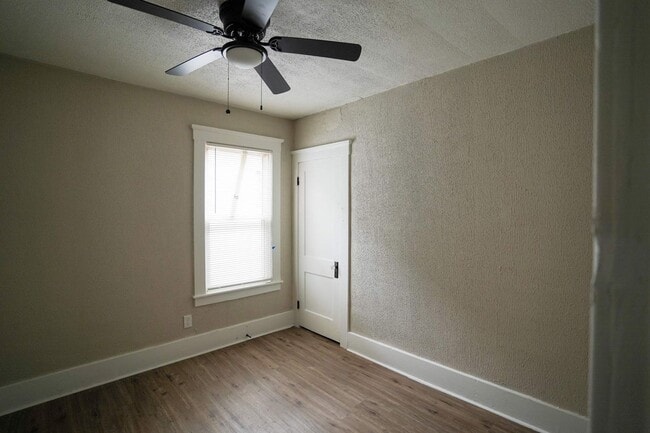 8193 Traverse St, Detroit, MI 48213 - photo 5