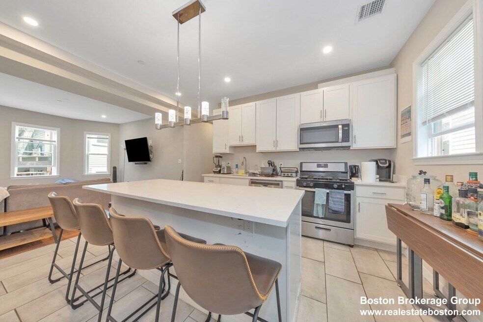 228 Calumet St unit 2, Roxbury Crossing, MA 02120 - photo 1