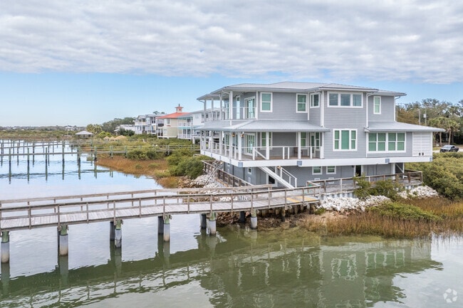 Live your perfect life on the river or sea in Vilano Beach.