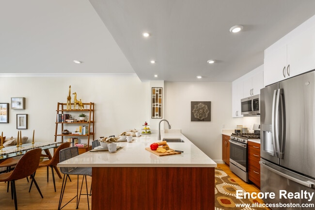 120 Gerry Rd unit 310, Chestnut Hill, MA 02467 - photo 2