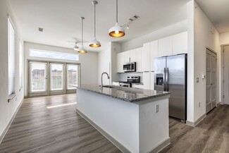 1700 Willow Creek Dr, Austin, TX 78741