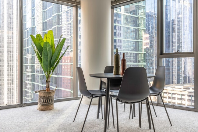 300 N Canal St unit FL17-ID1389, Chicago, IL 60606 - photo 4