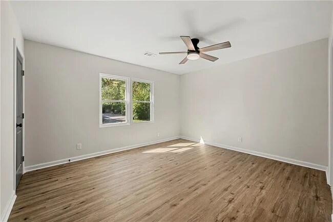 164 Chicamauga Ave SW unit 1 Bed, Atlanta, GA 30314 - photo 6