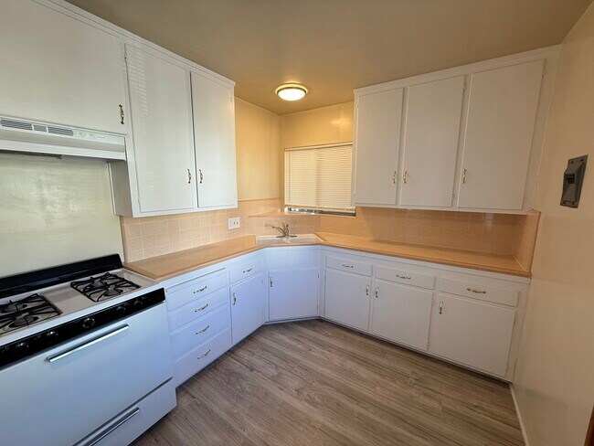 330 E Fairview Ave unit 3, Glendale, CA 91207 - photo 4