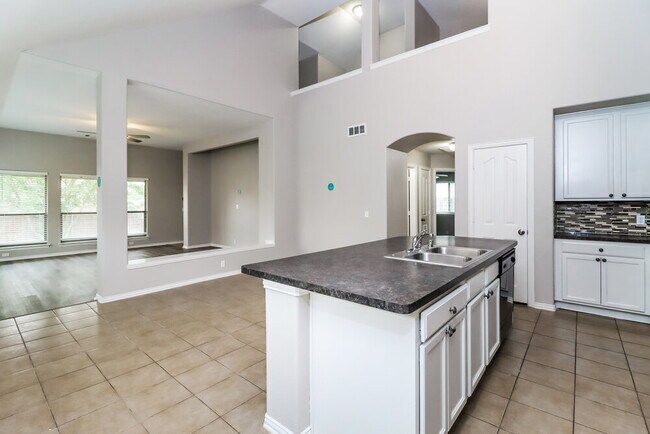 540 Kerry St, Crowley, TX 76036 - photo 7